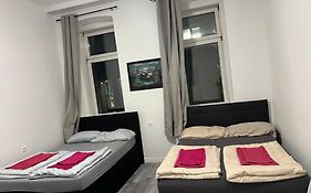 Sam Apartmant 12